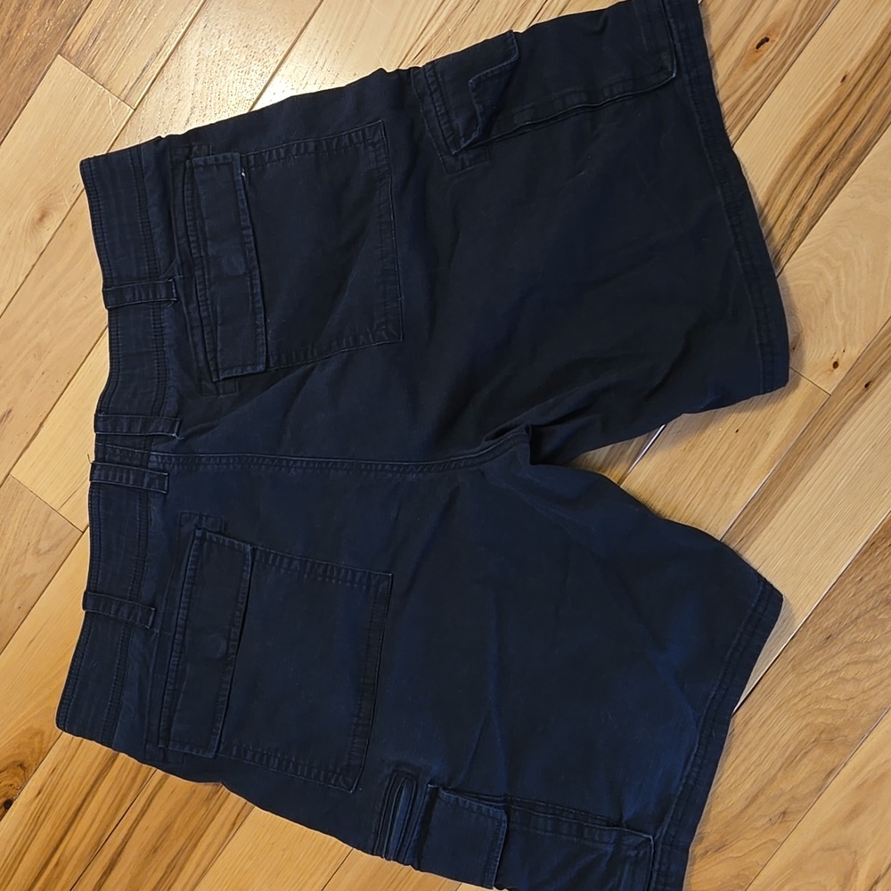 Men's Black Cargo Shorts - Picture 3 of 4